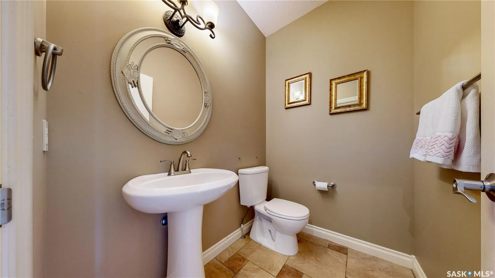 8259 Wascana Gardens POINT