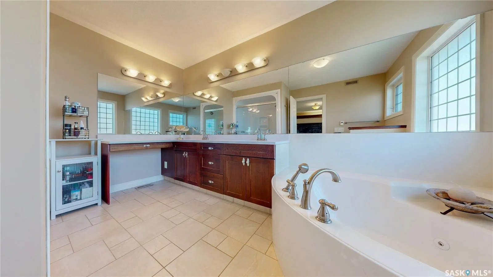 8259 Wascana Gardens POINT