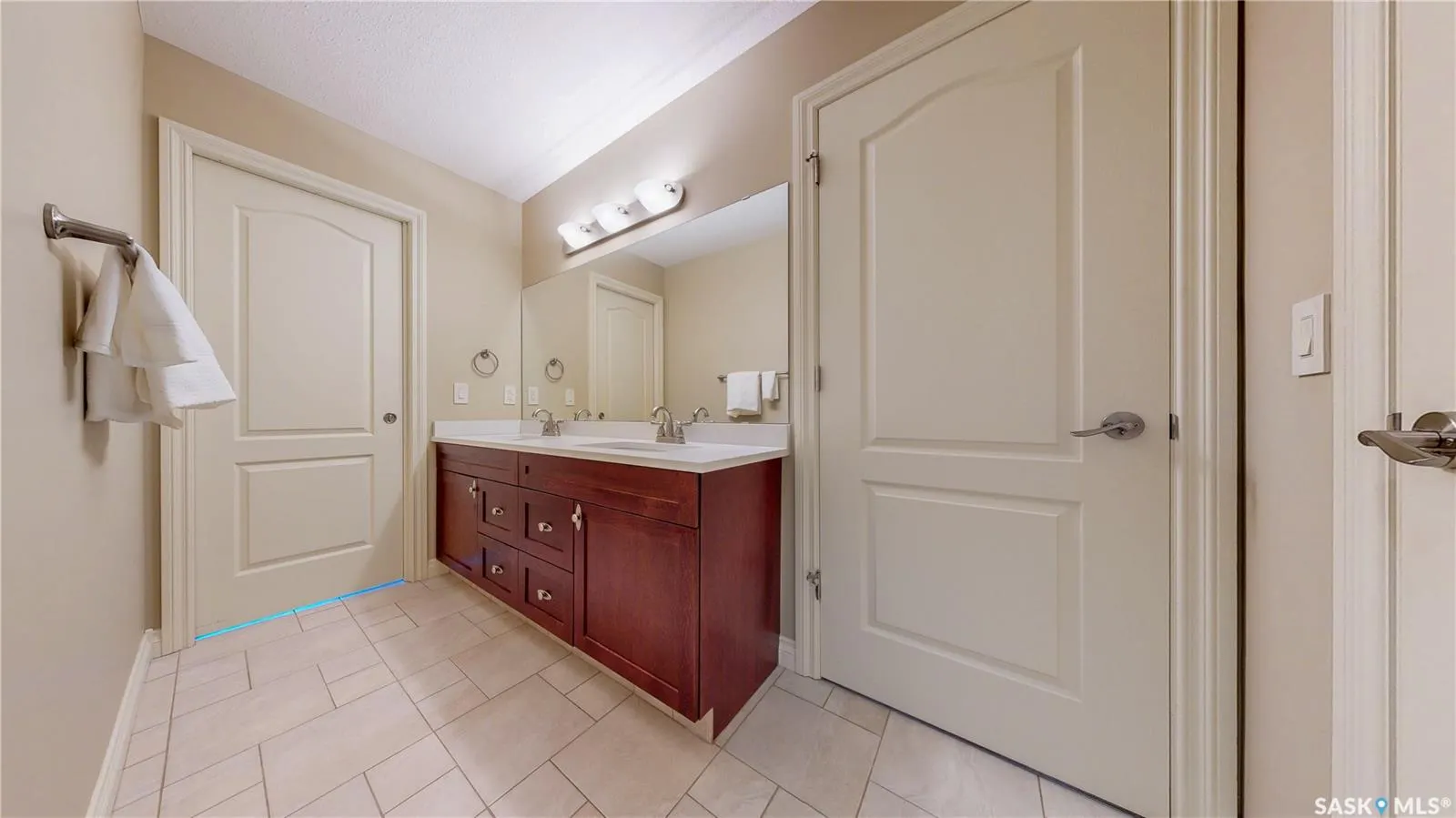 8259 Wascana Gardens POINT