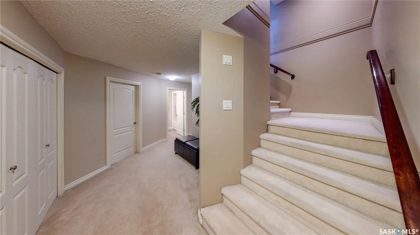 8259 Wascana Gardens POINT