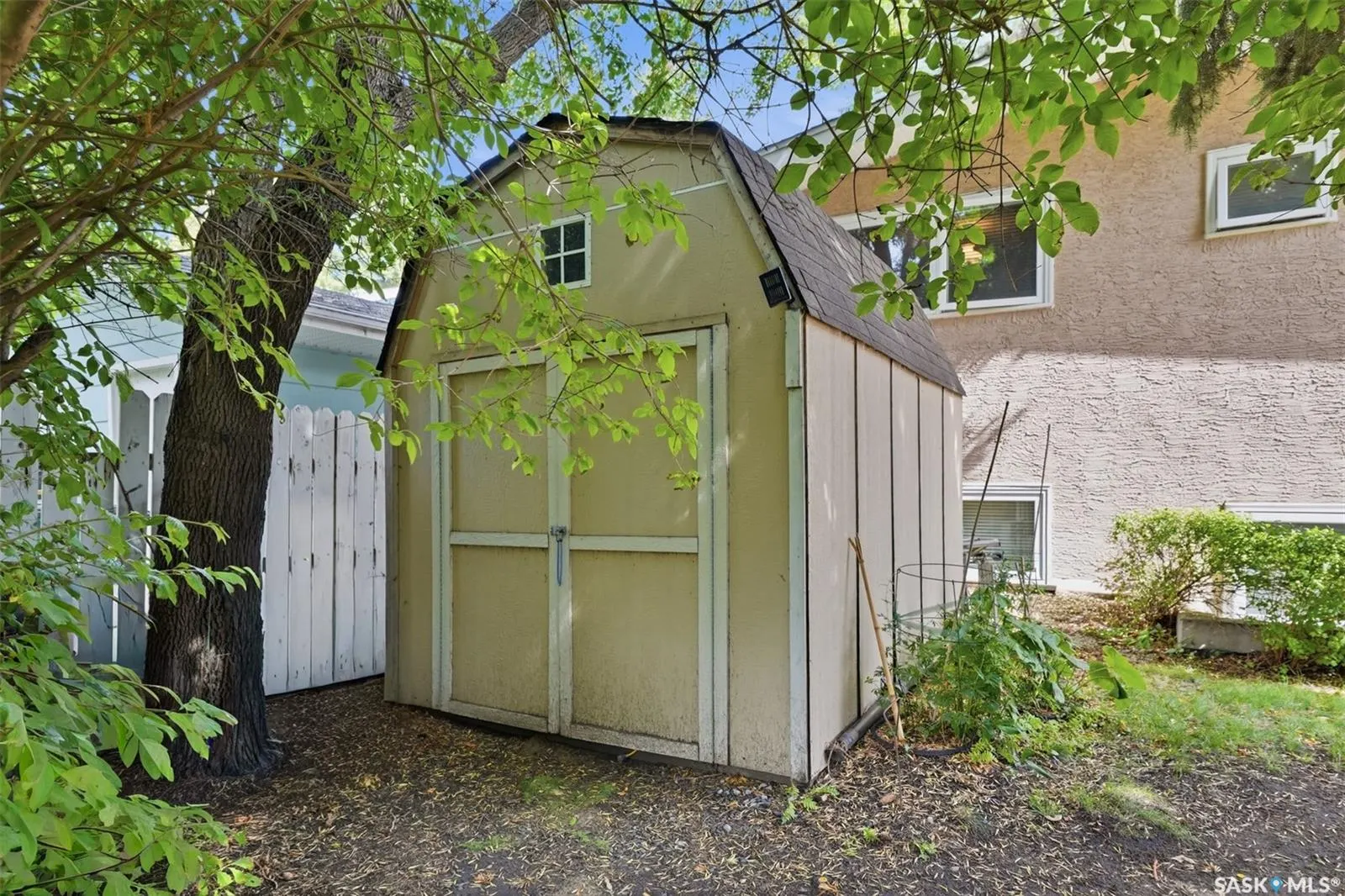 258 East PLACE
