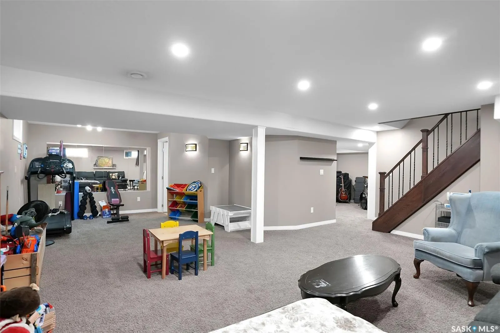 1214 Devonshire DRIVE N