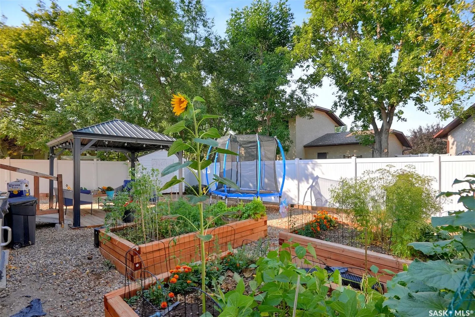 1214 Devonshire DRIVE N