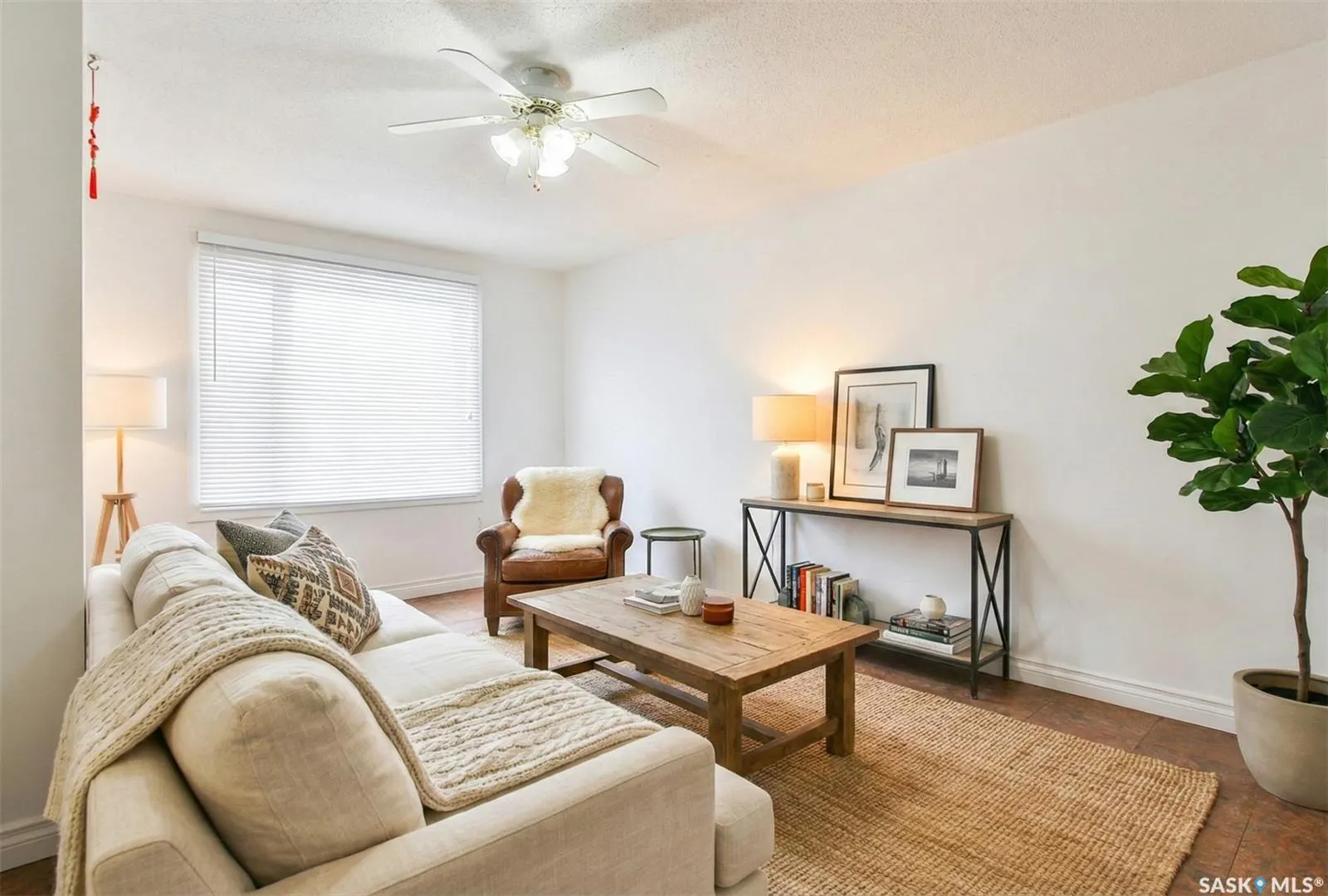 404 Fairford STREET W