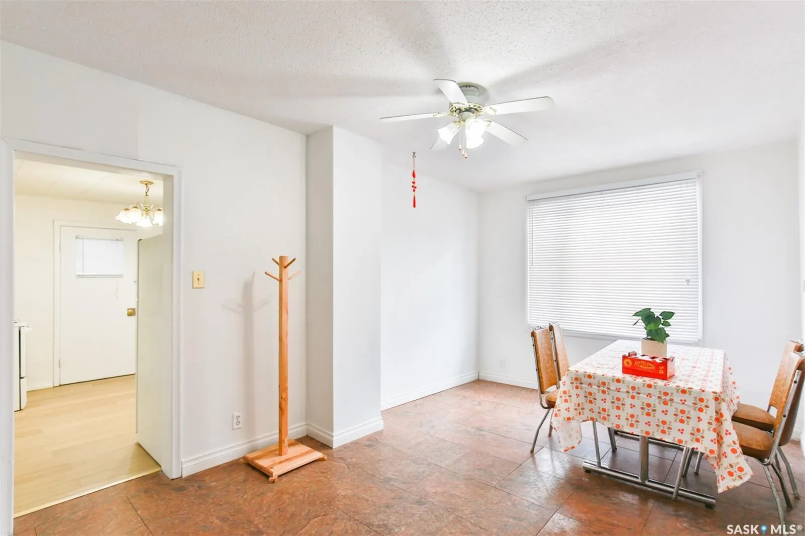 404 Fairford STREET W