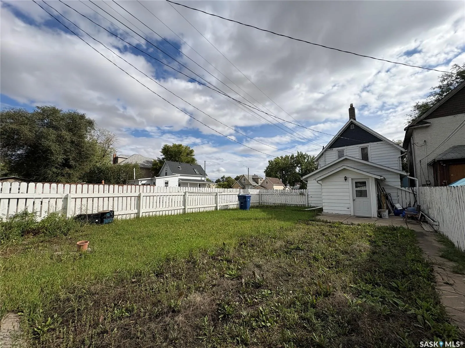 404 Fairford STREET W