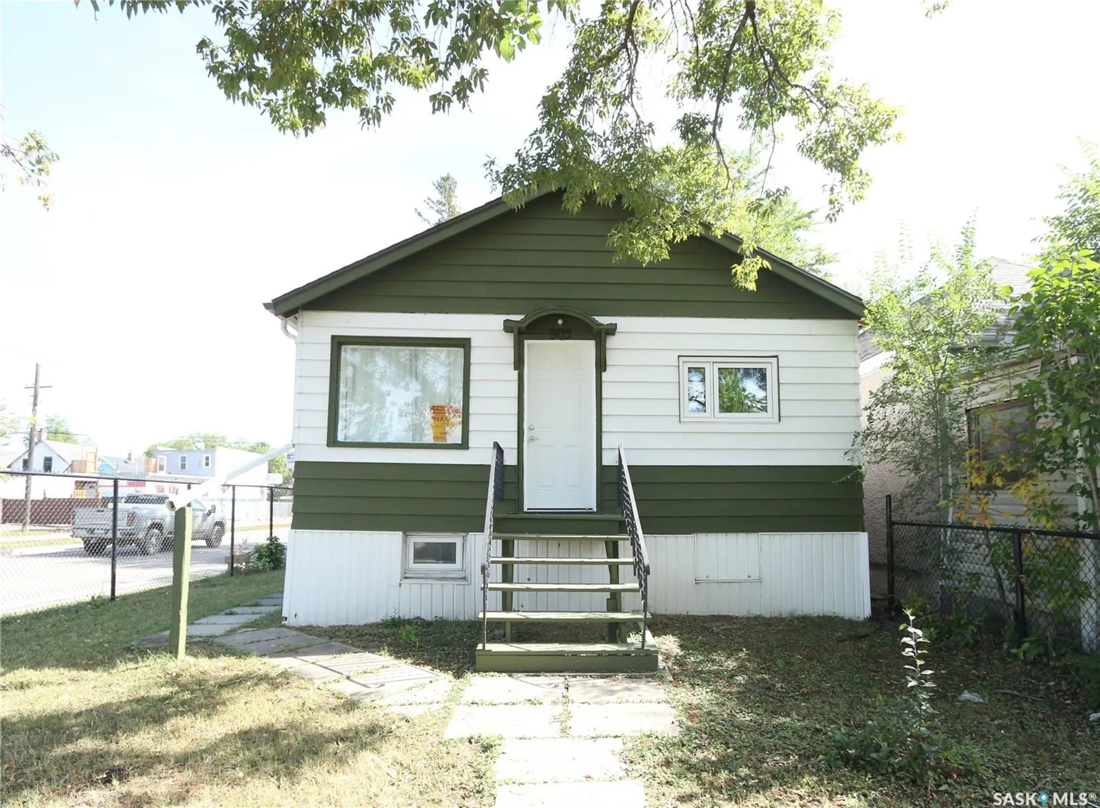 903 Robinson STREET