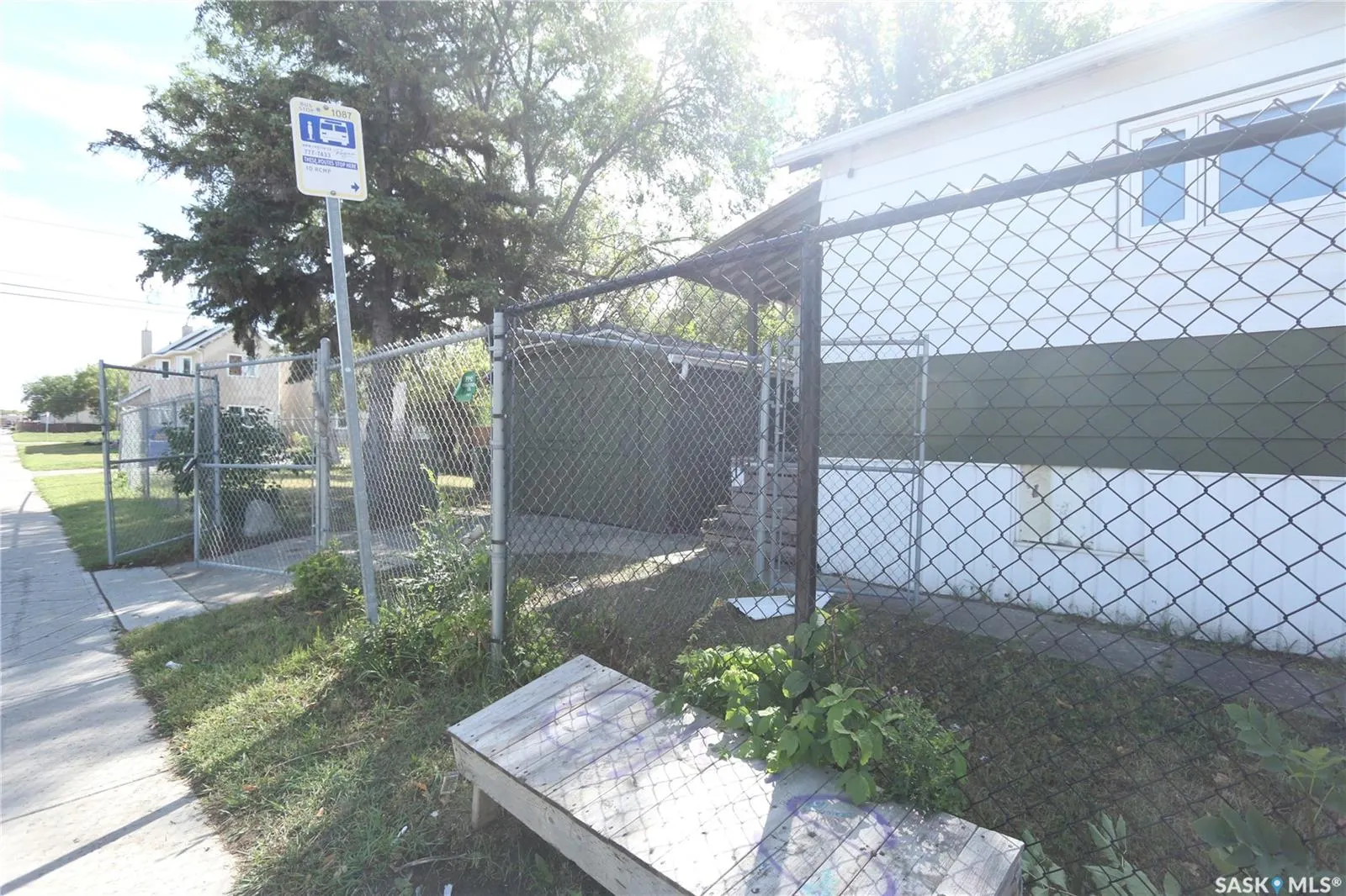 903 Robinson STREET