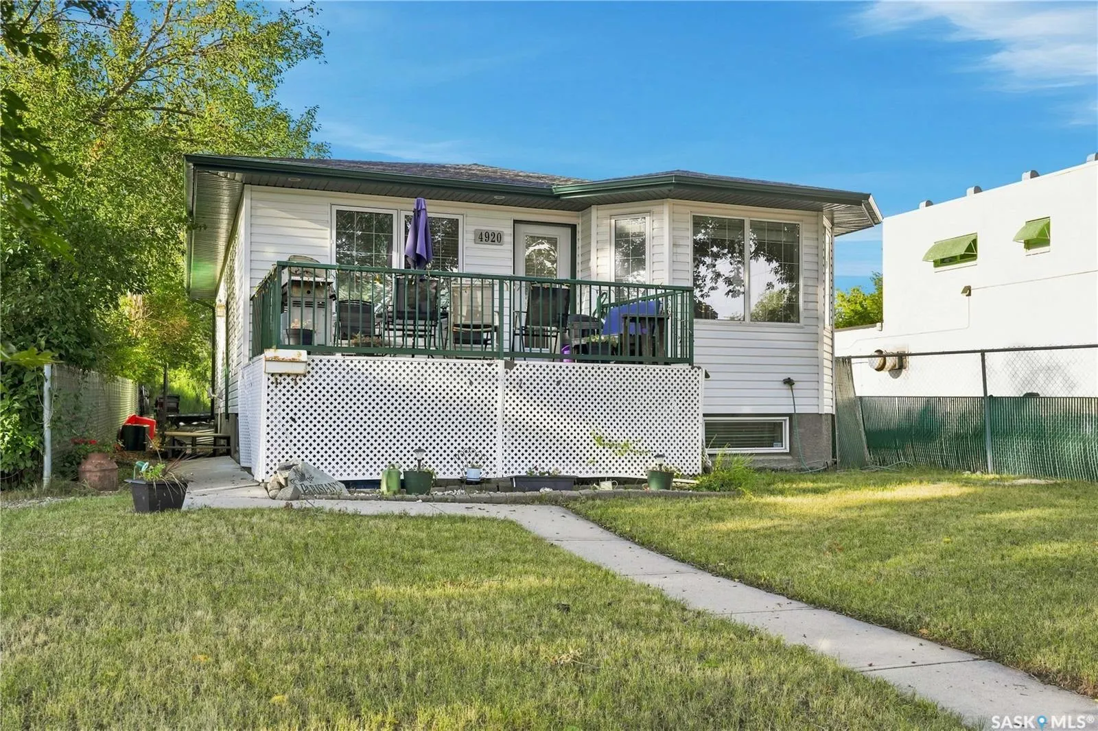 4920 DEWDNEY AVENUE