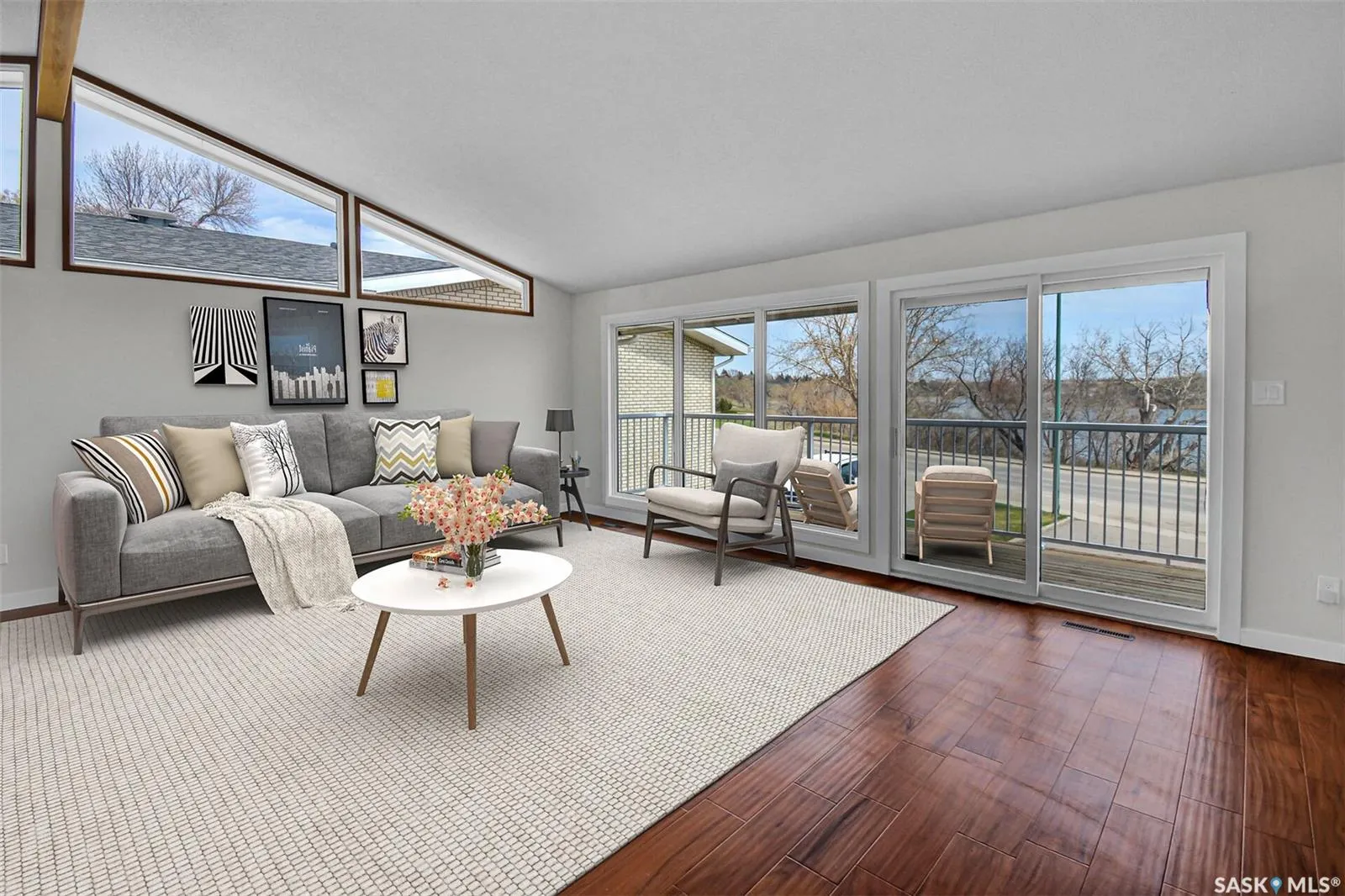 2113 Spadina CRESCENT E