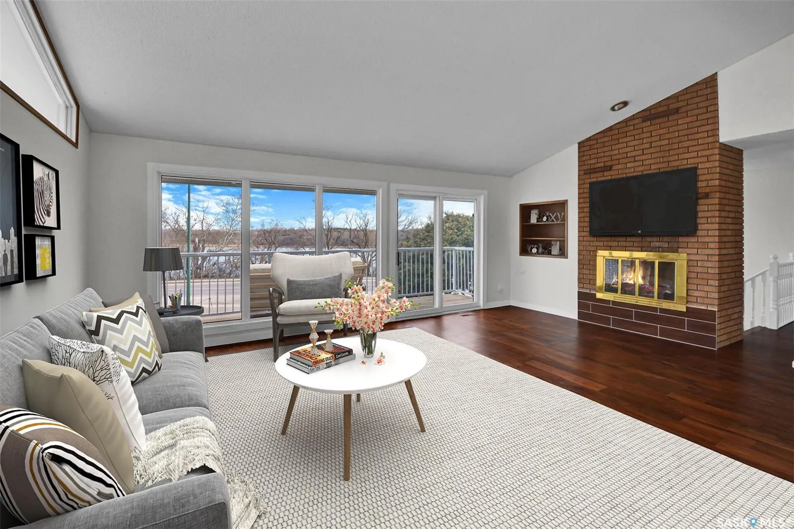 2113 Spadina CRESCENT E