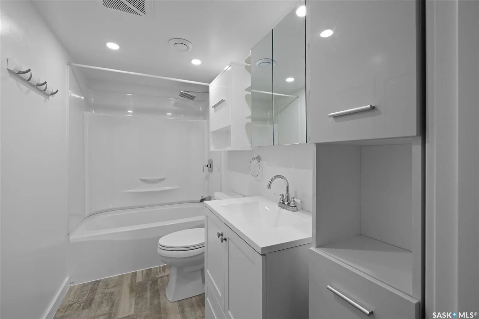 1538 SPADINA STREET W