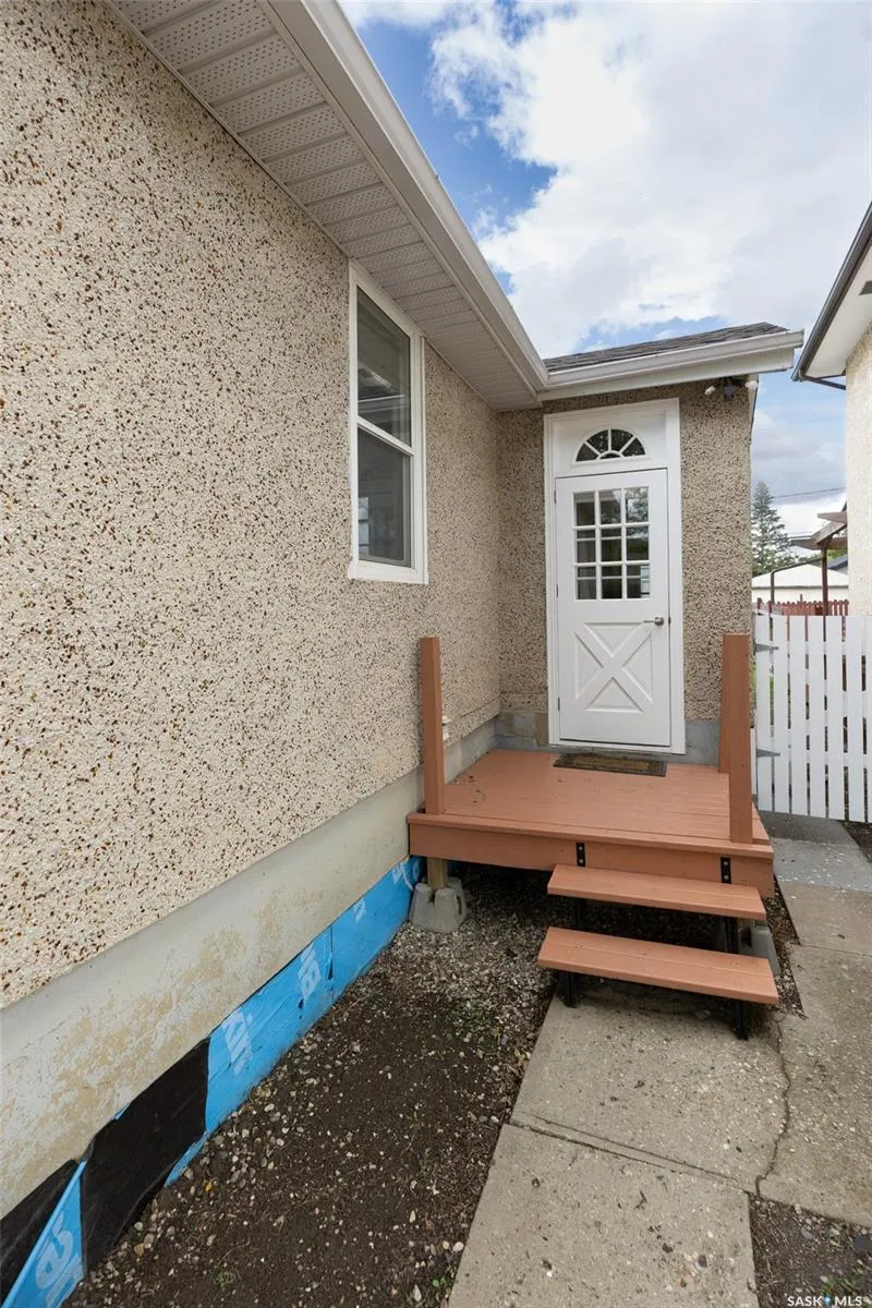 345 MCINTYRE STREET