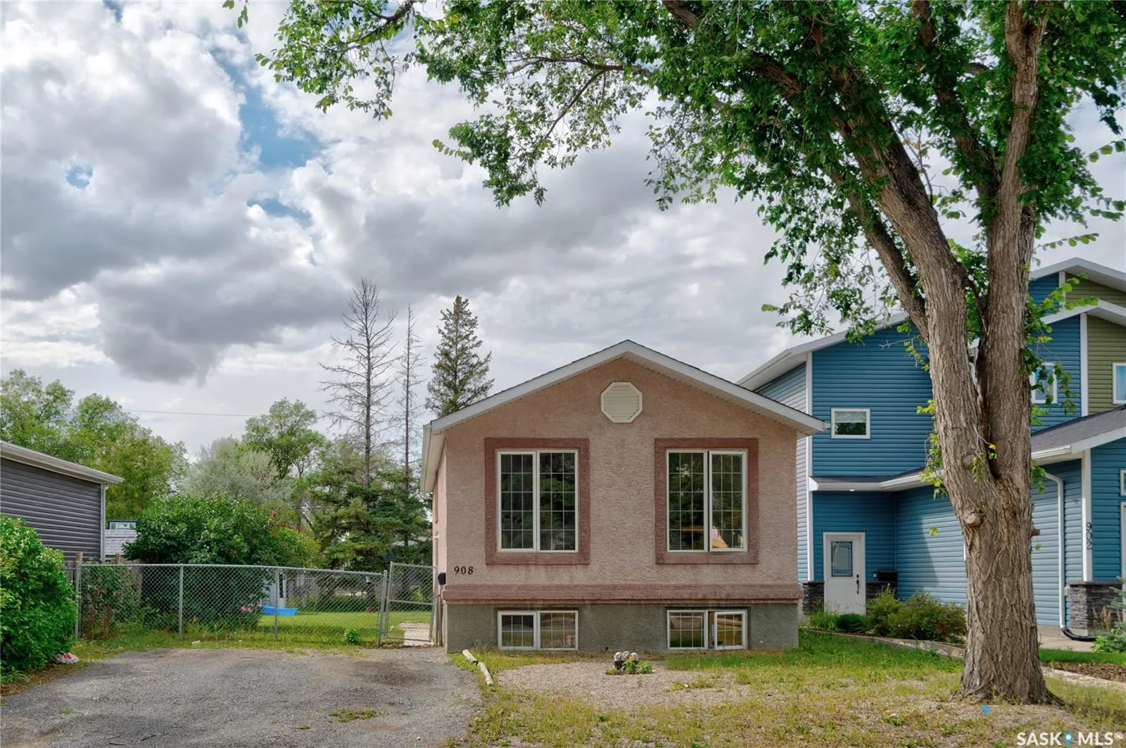 908 Connaught STREET