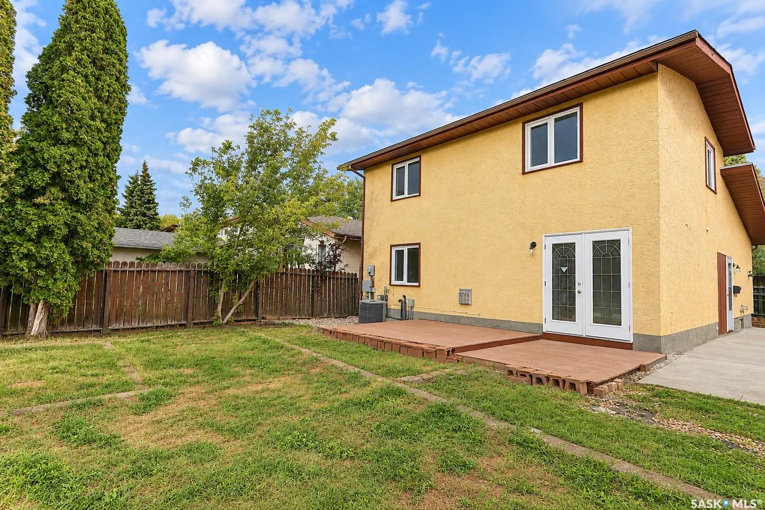 910 DEVONSHIRE DRIVE N