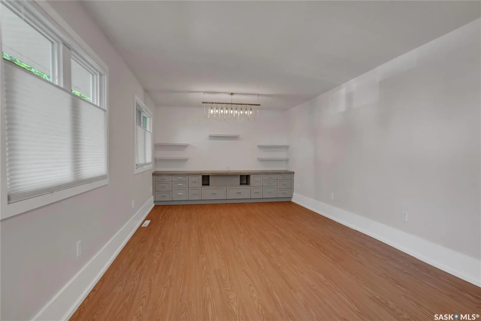 877 Elgin AVENUE