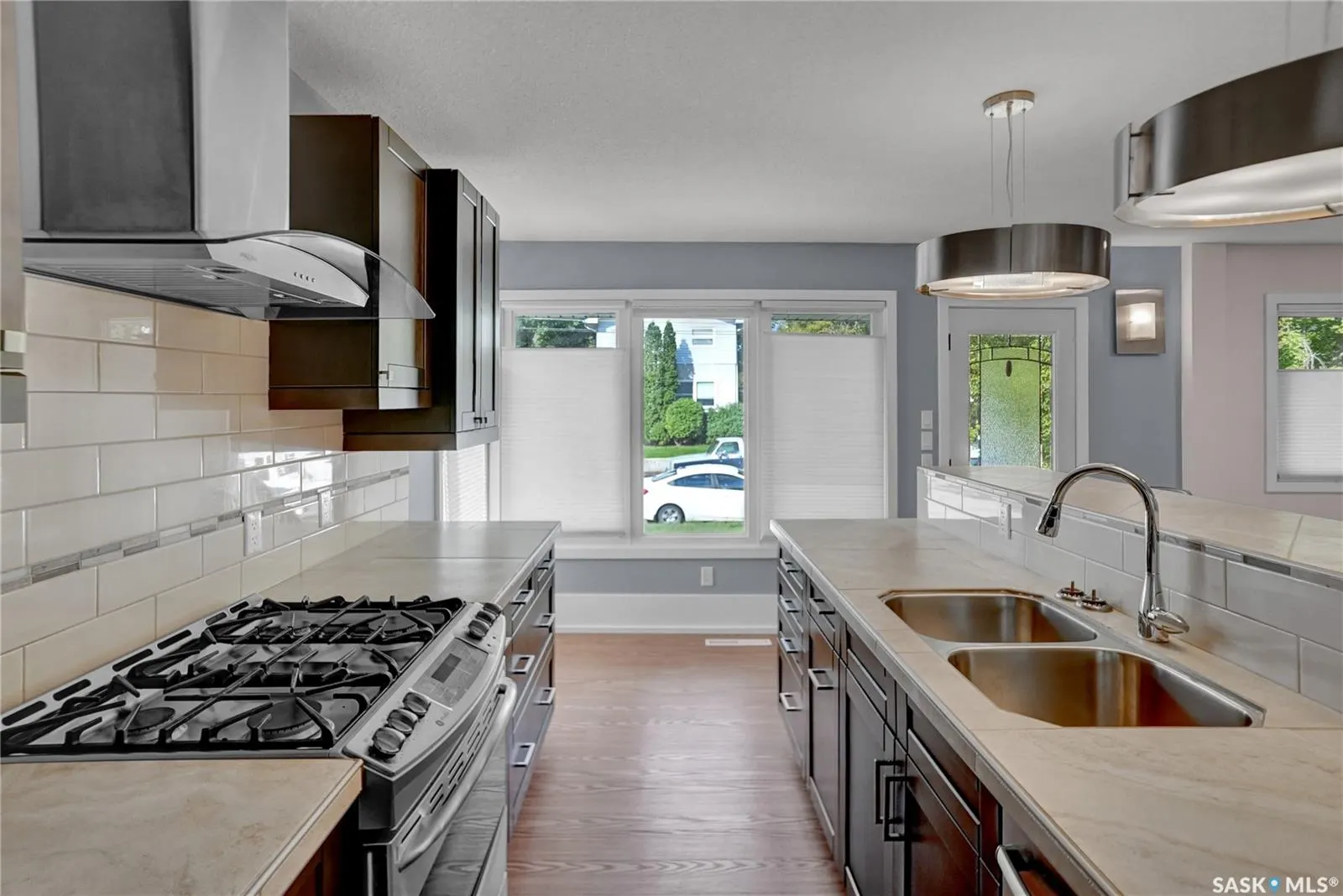 877 Elgin AVENUE