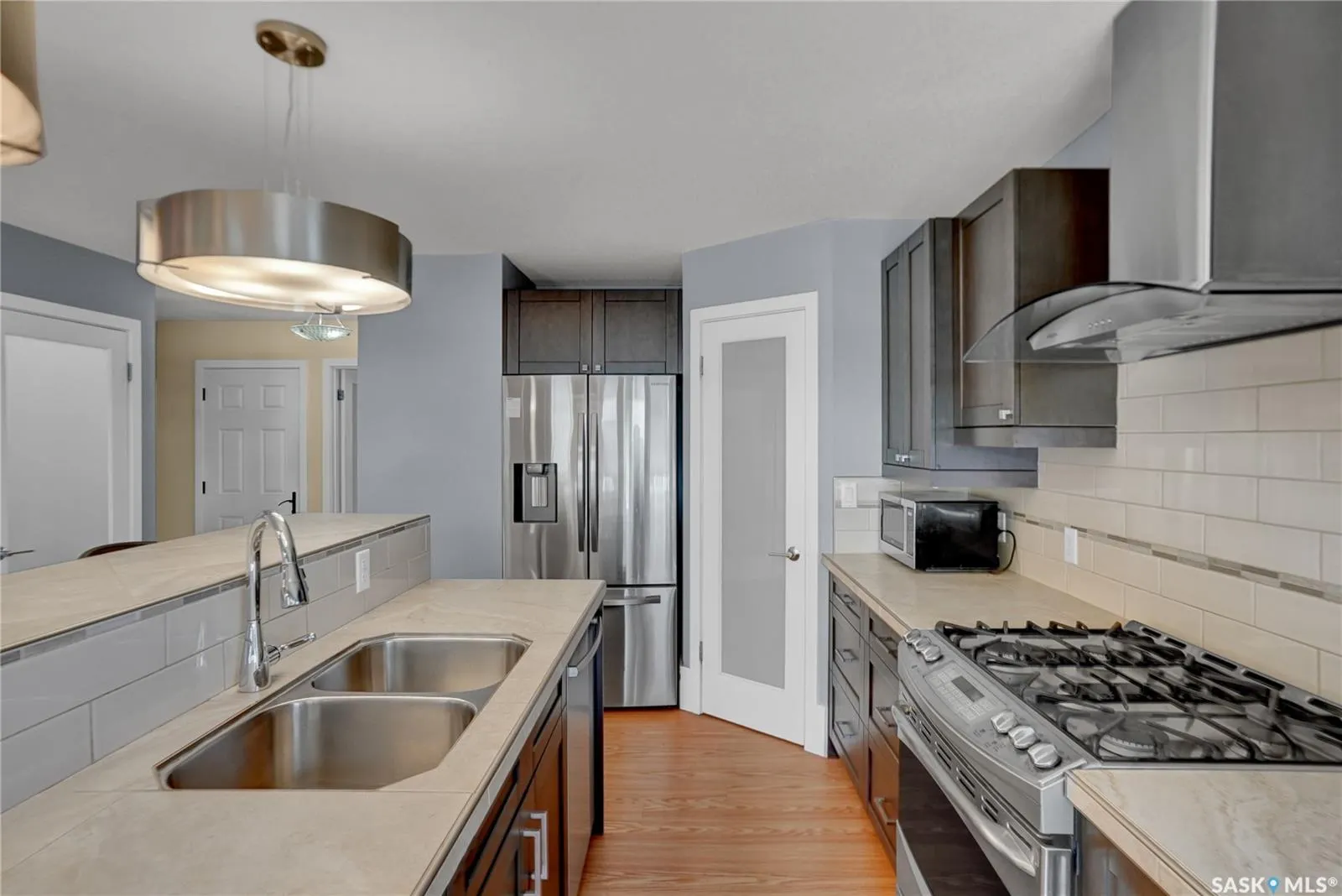 877 Elgin AVENUE