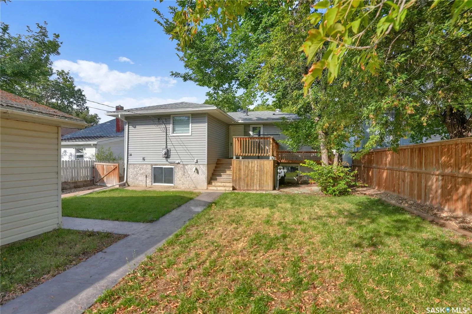877 Elgin AVENUE