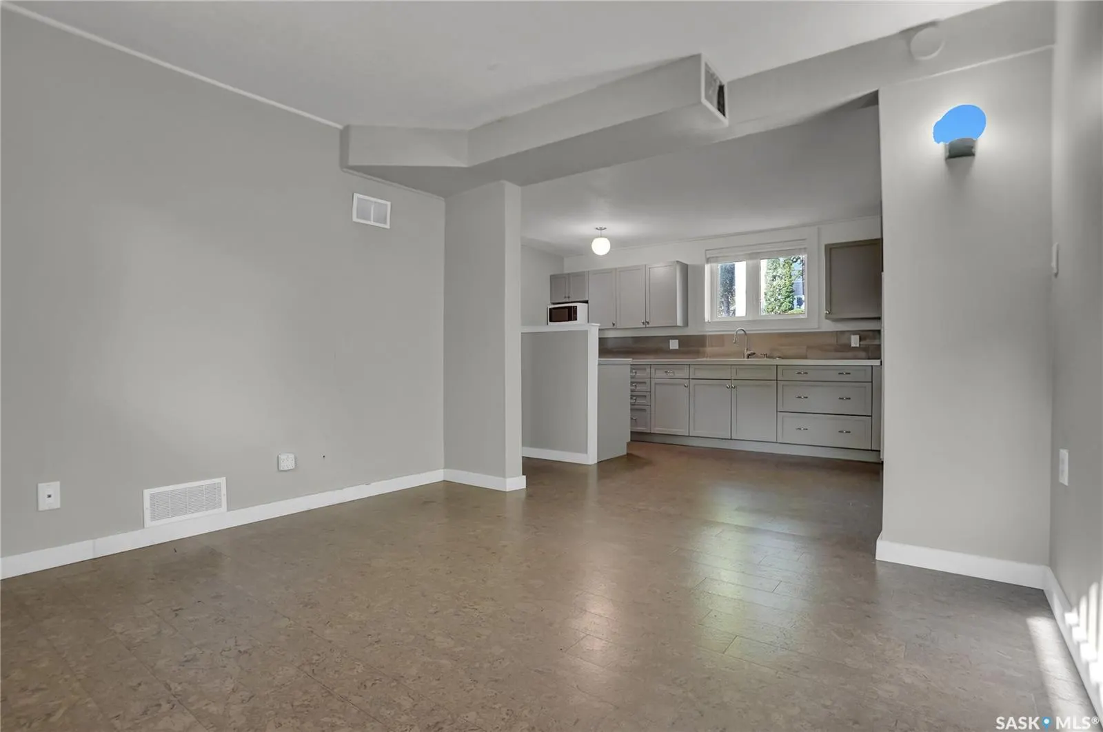 877 Elgin AVENUE