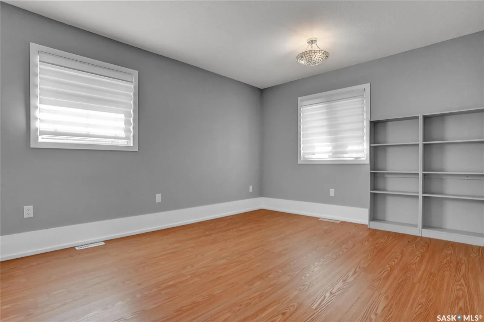 877 Elgin AVENUE