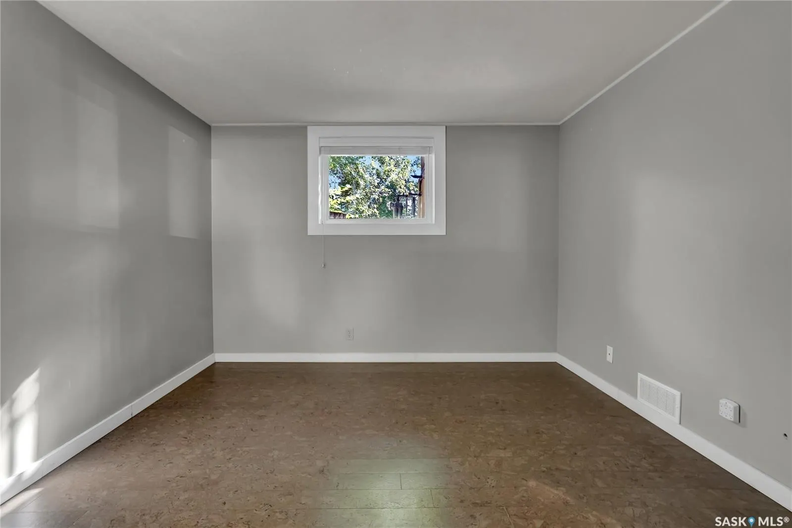 877 Elgin AVENUE