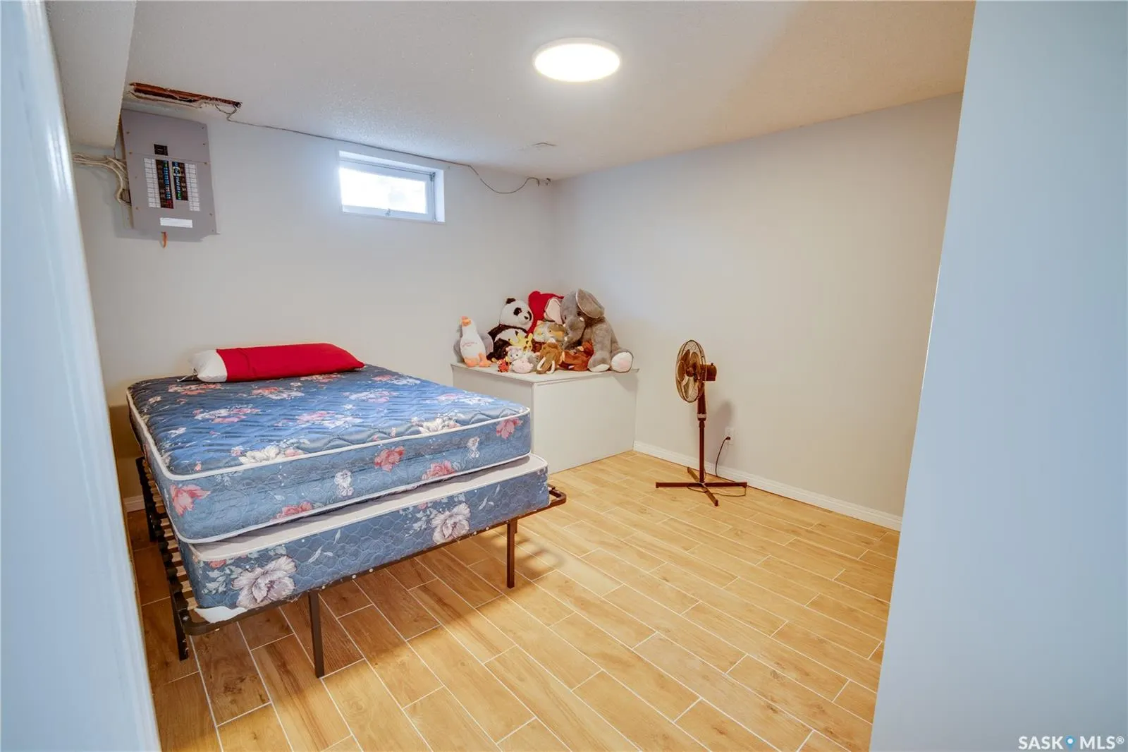1304 Queen CRESCENT
