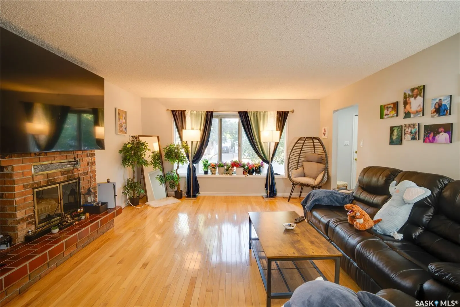 1304 Queen CRESCENT