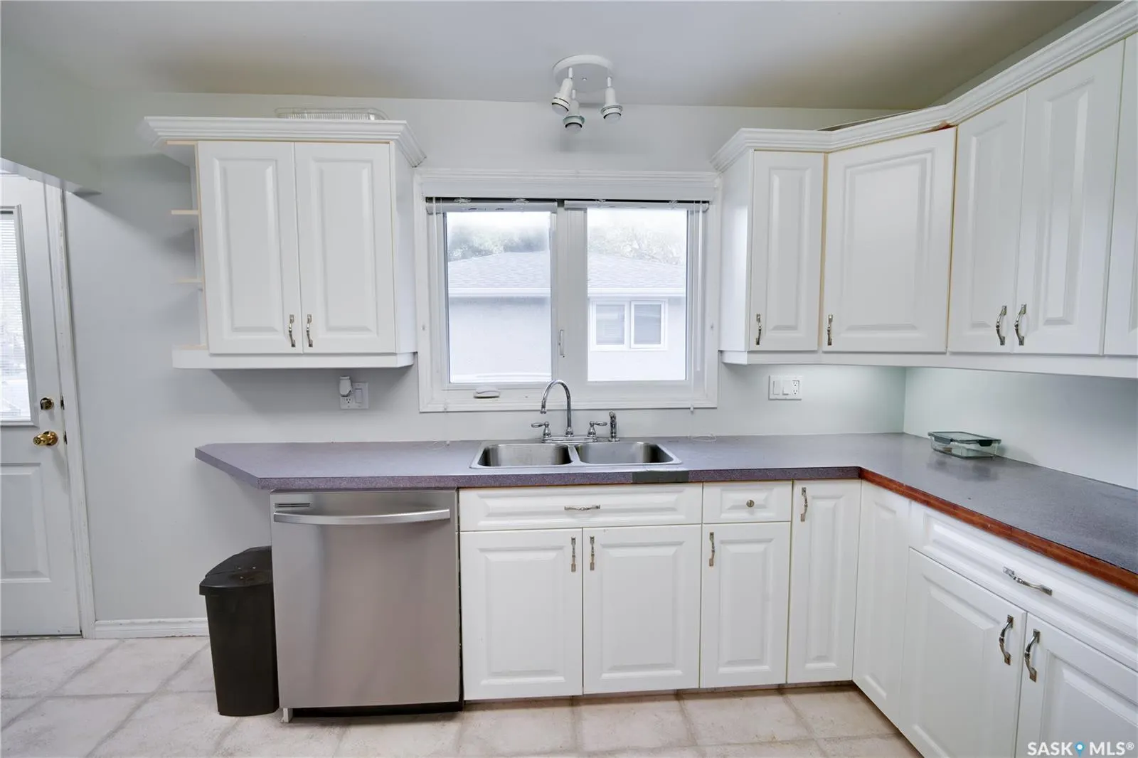 1304 Queen CRESCENT