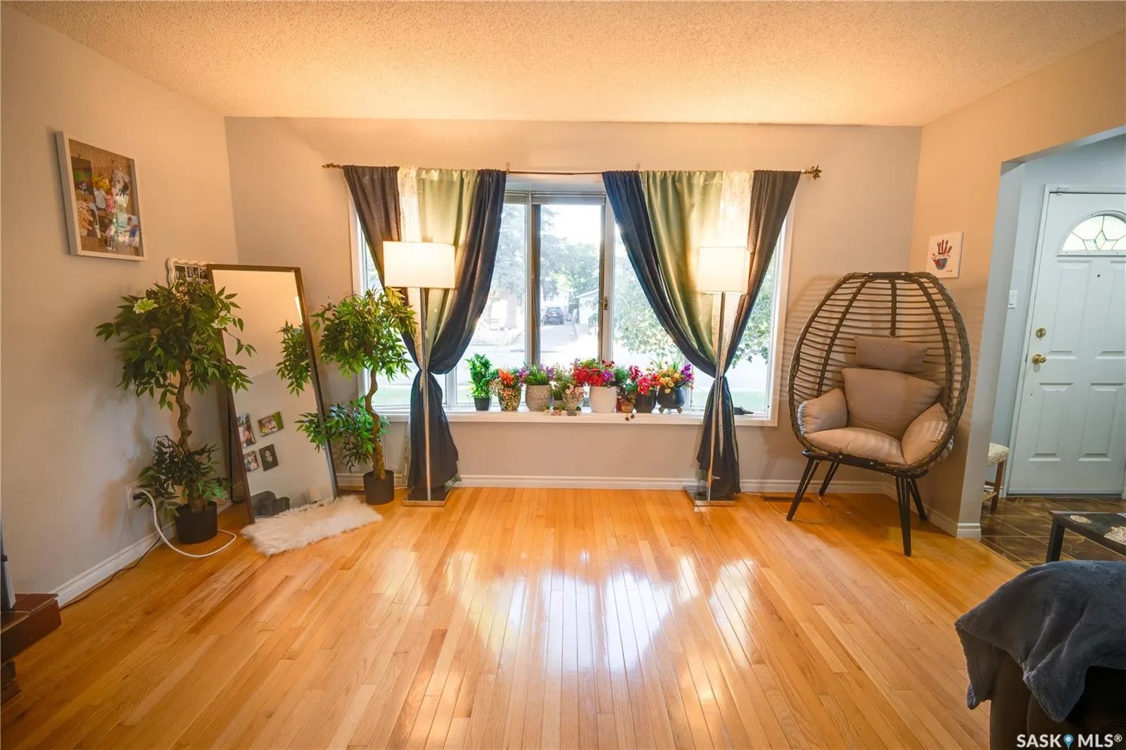 1304 Queen CRESCENT