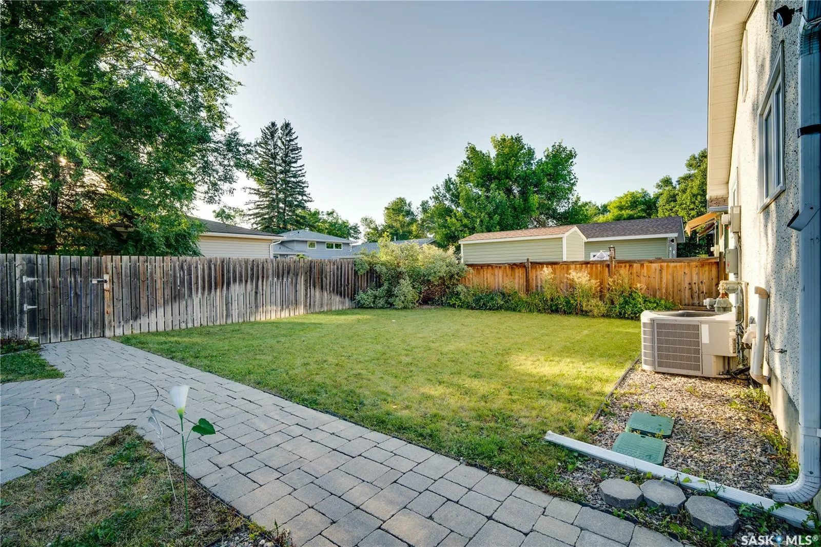 1304 Queen CRESCENT