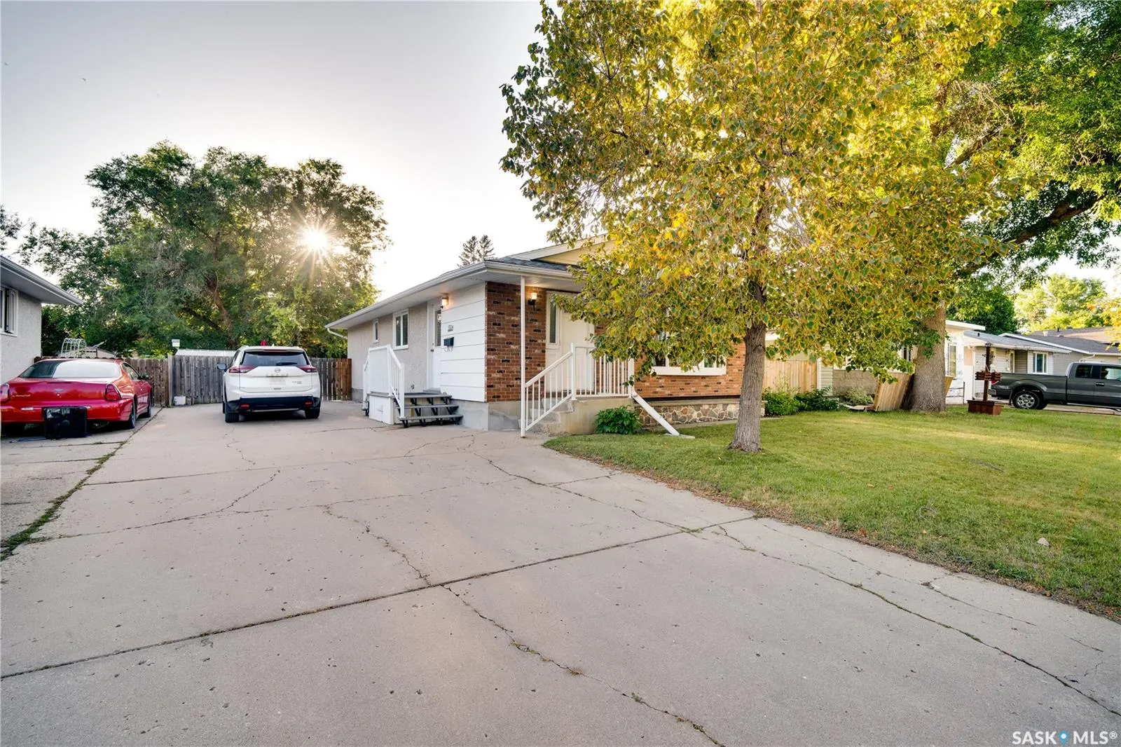 1304 Queen CRESCENT