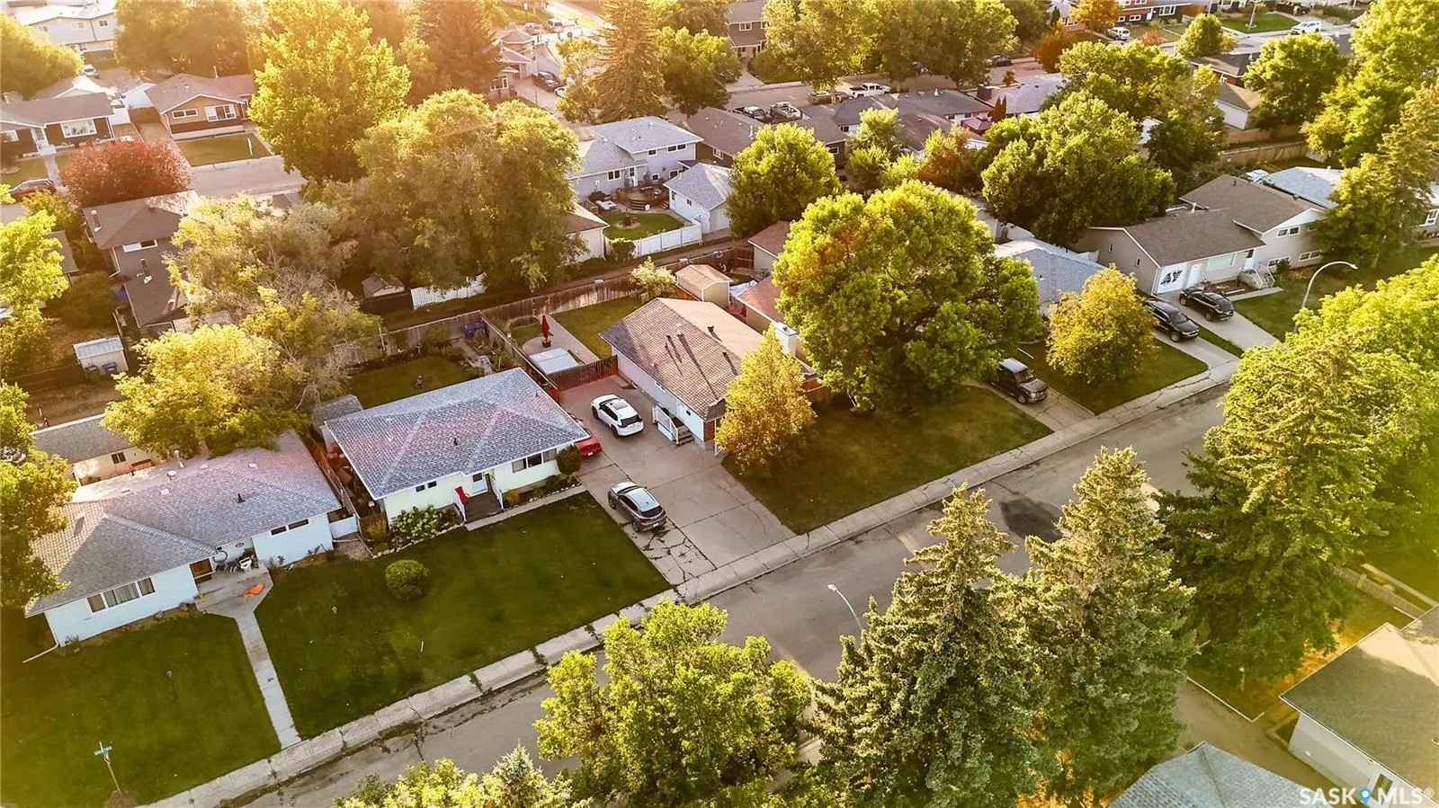 1304 Queen CRESCENT