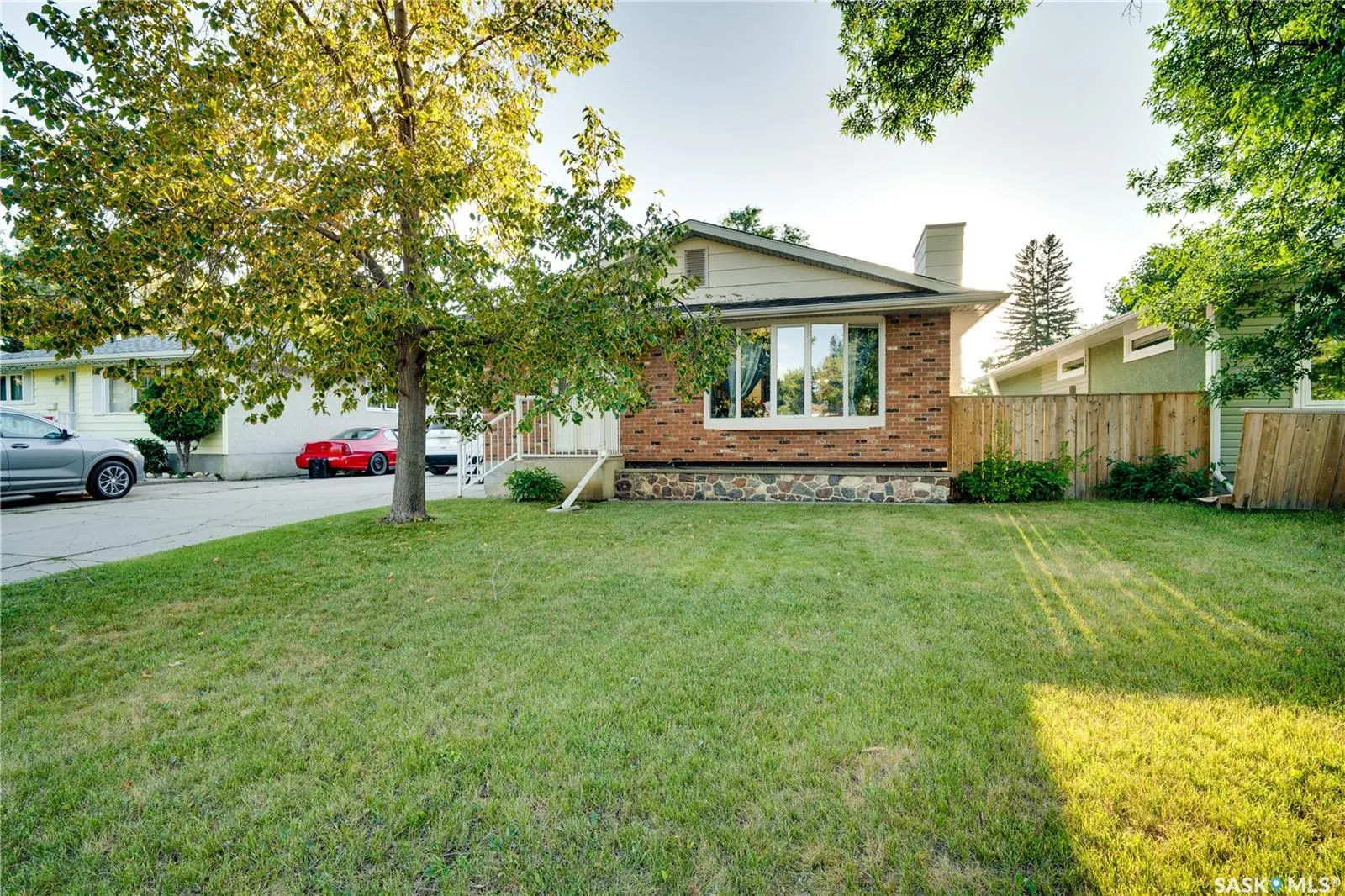 1304 Queen CRESCENT