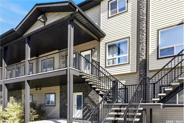 3814 Dewdney AVENUE E #609