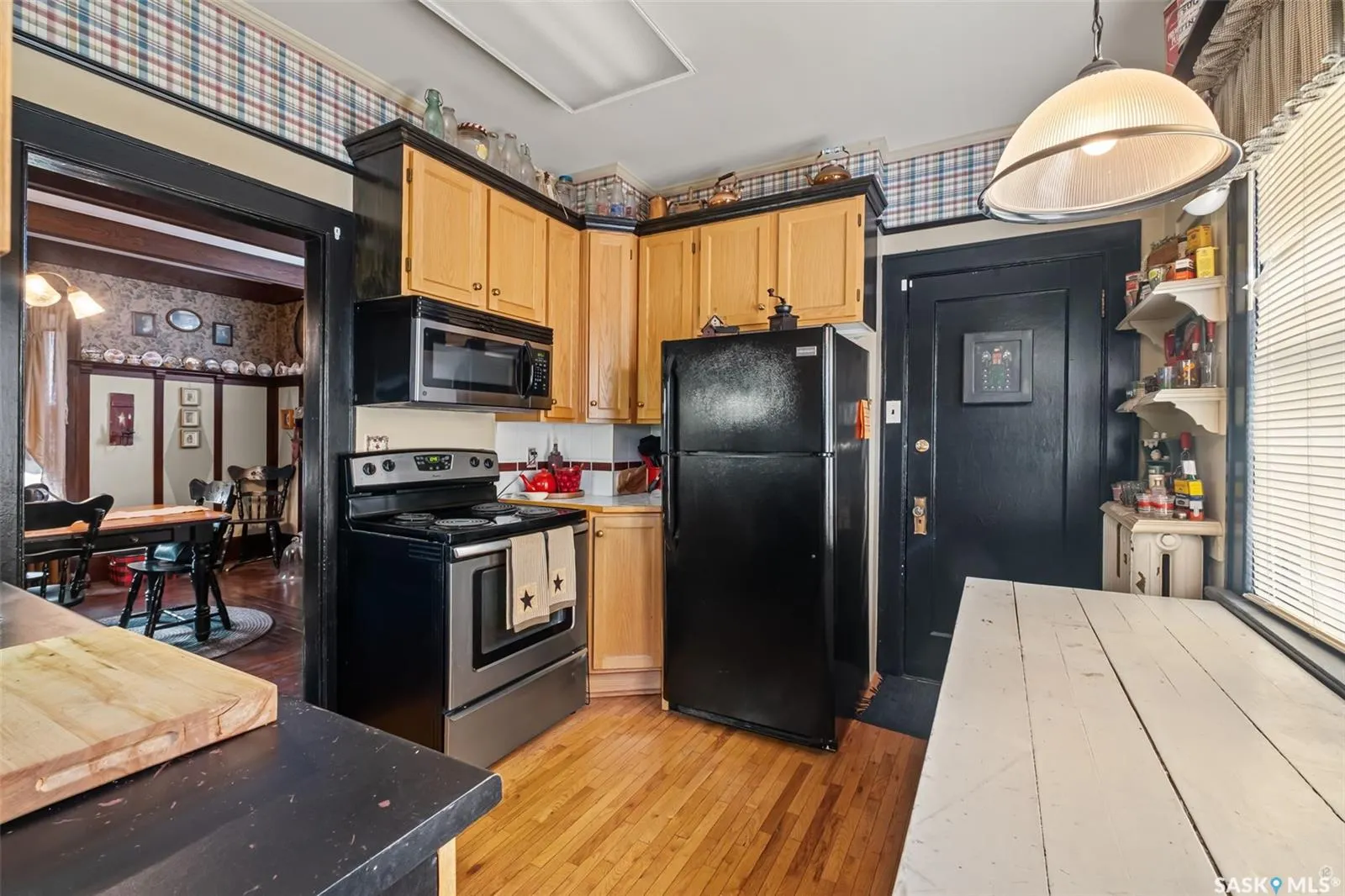 512 12th STREET W