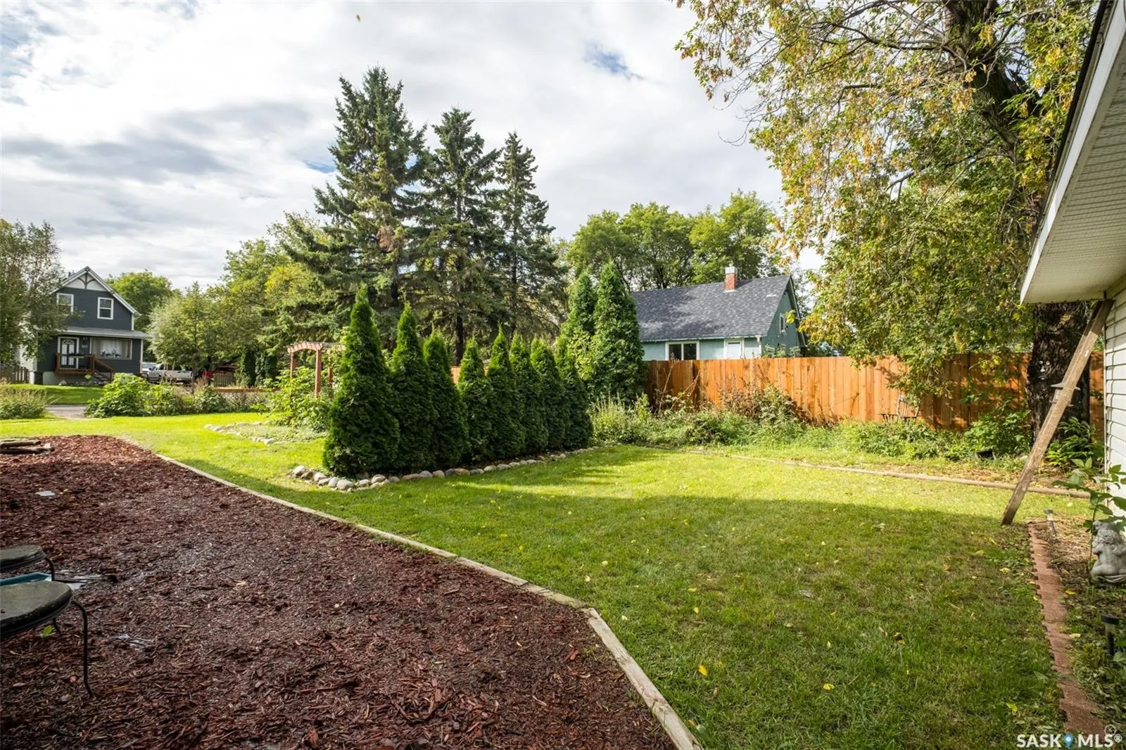 512 12th STREET W