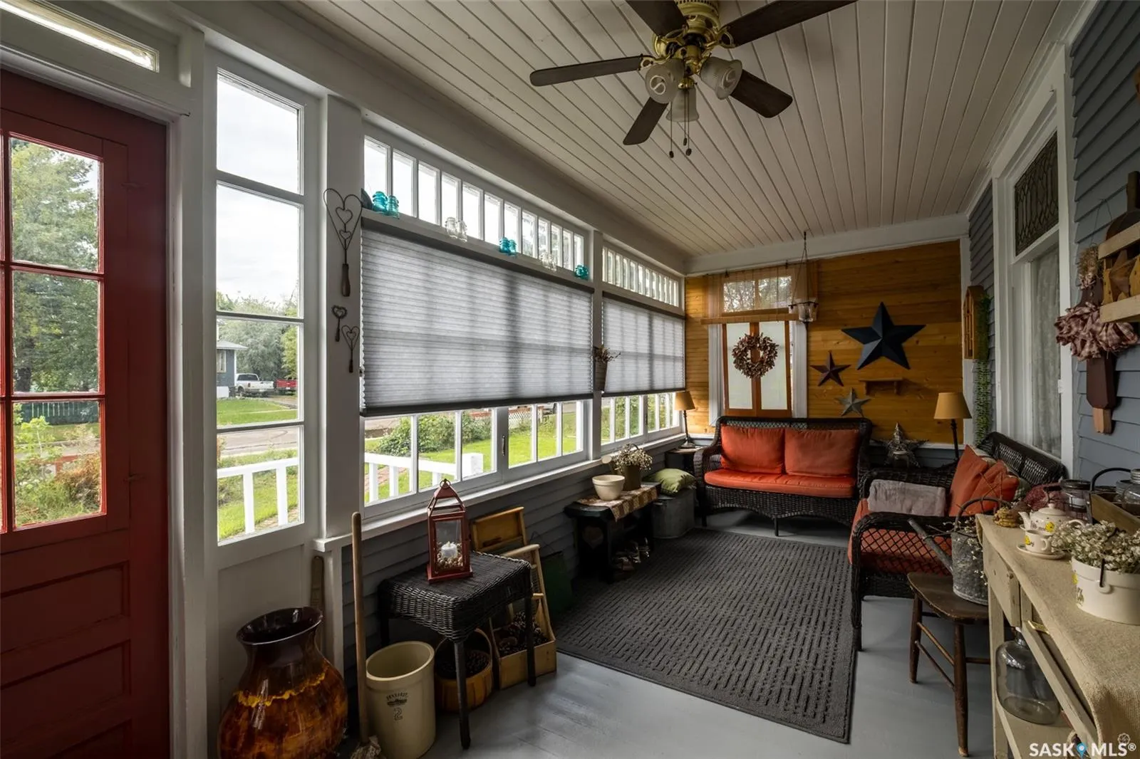 512 12th STREET W