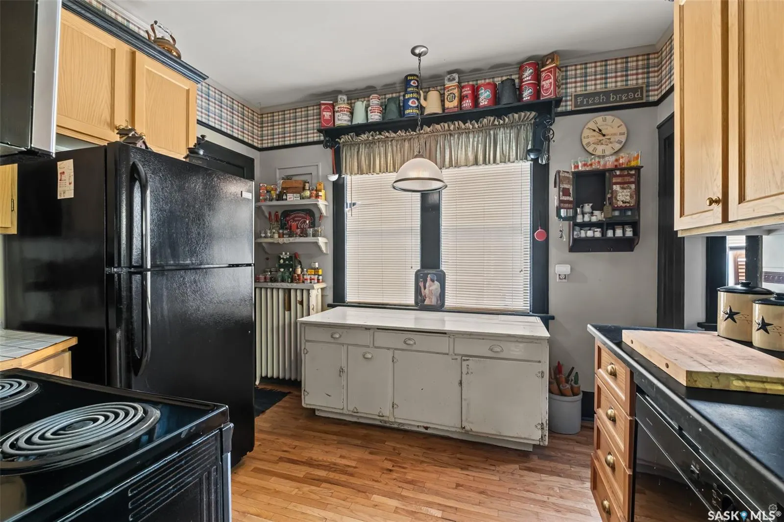 512 12th STREET W