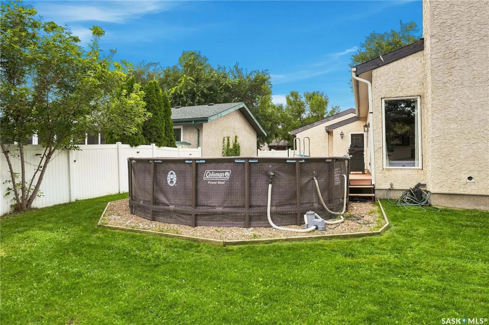 875 Seymour CRESCENT