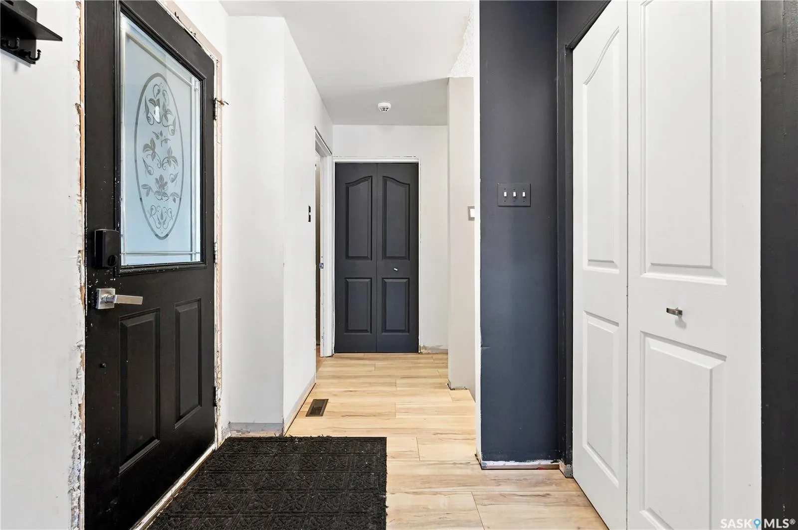 875 Seymour CRESCENT