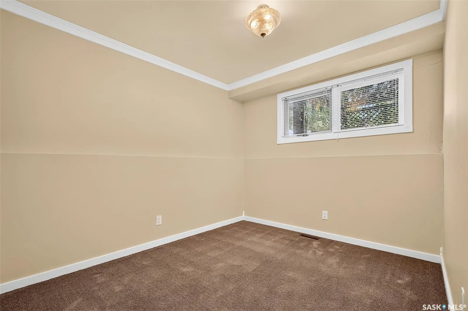 65 Edelweiss CRESCENT