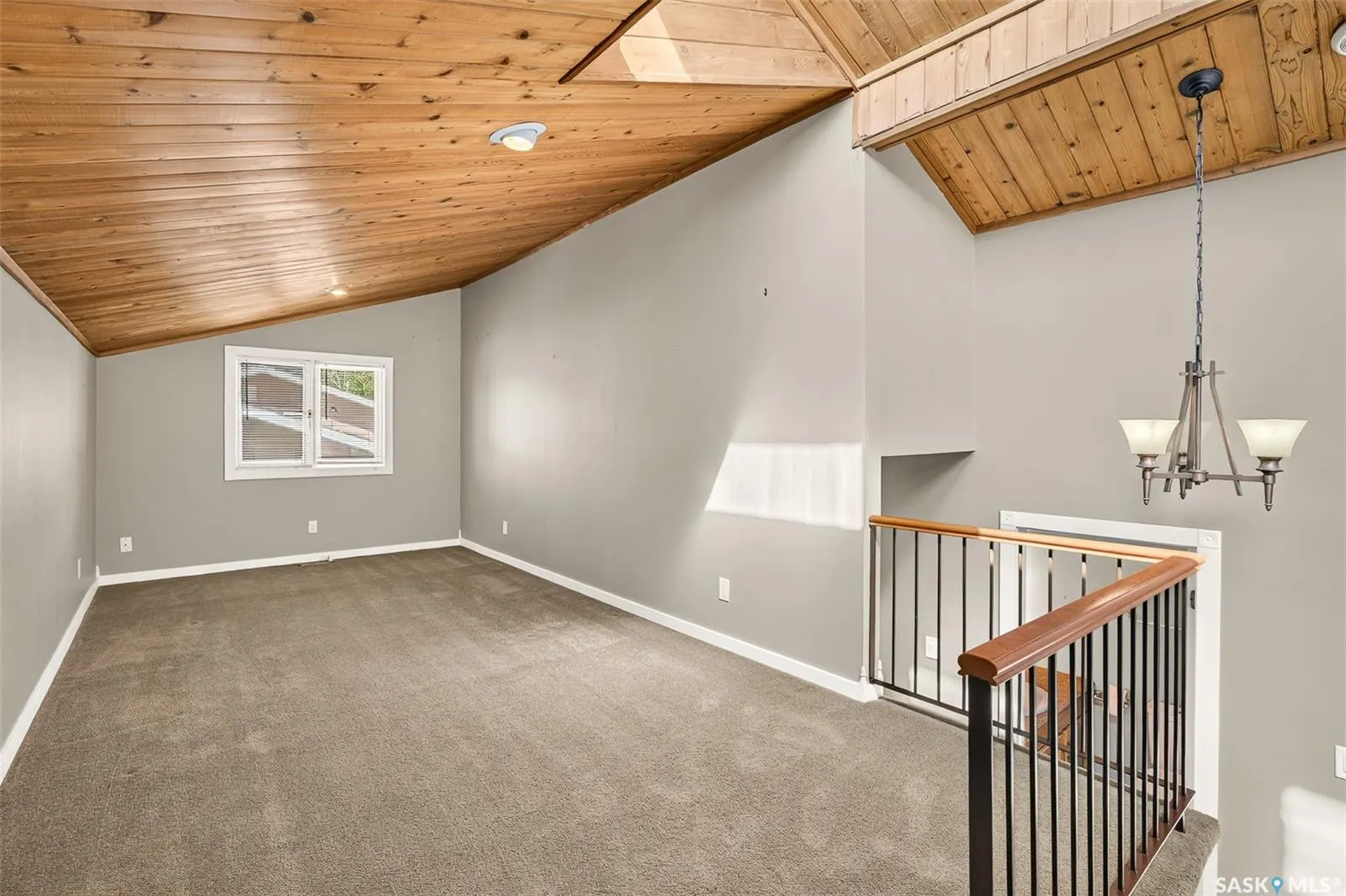 65 Edelweiss CRESCENT