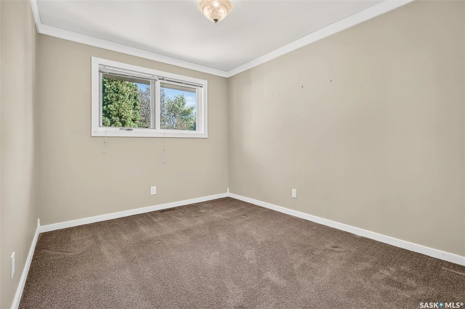 65 Edelweiss CRESCENT