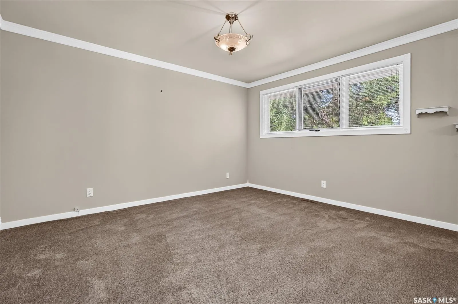 65 Edelweiss CRESCENT