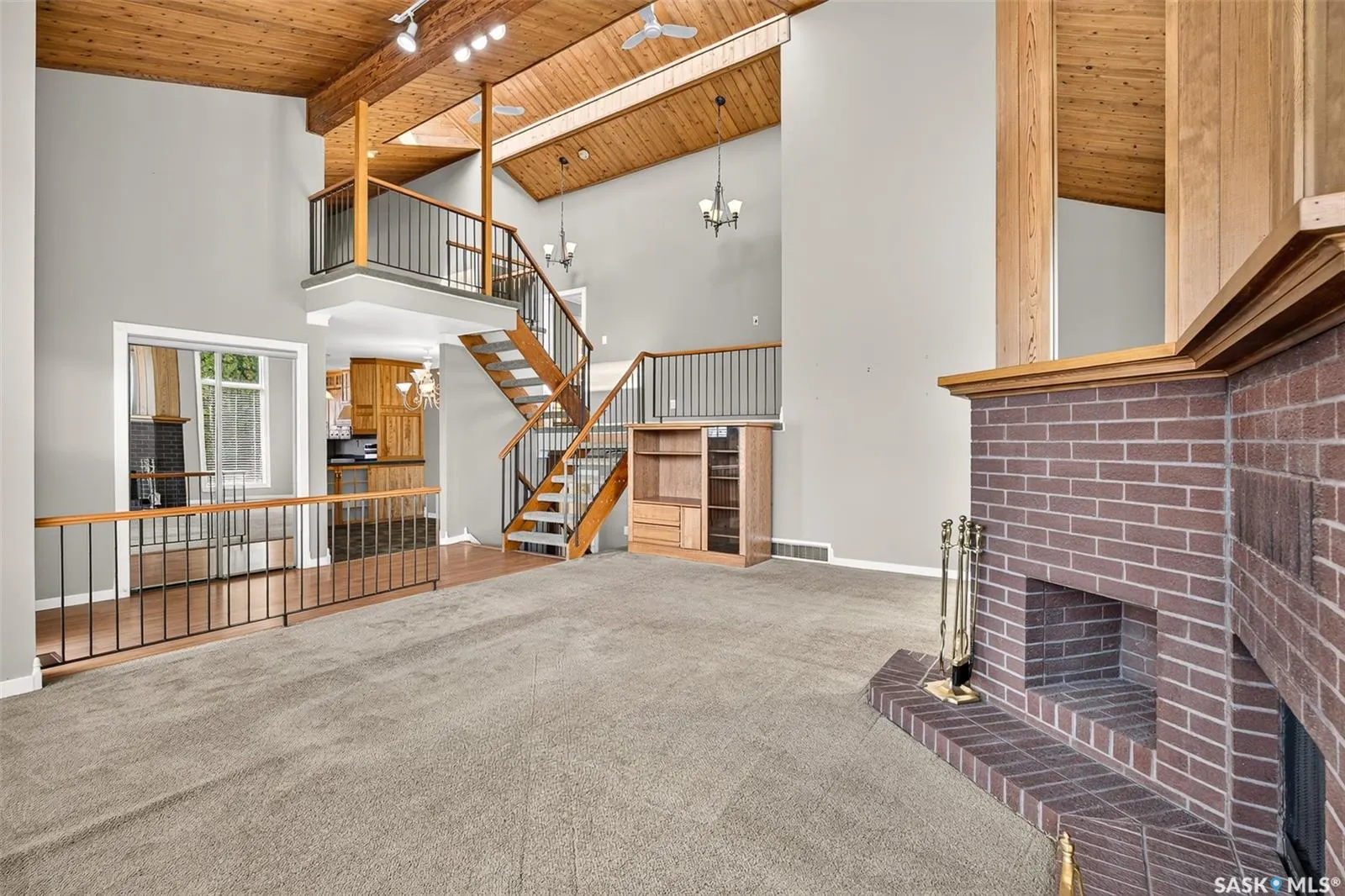 65 Edelweiss CRESCENT
