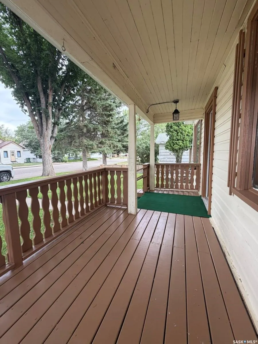 437 Grandview STREET W