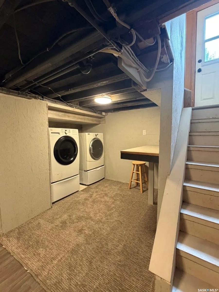437 Grandview STREET W
