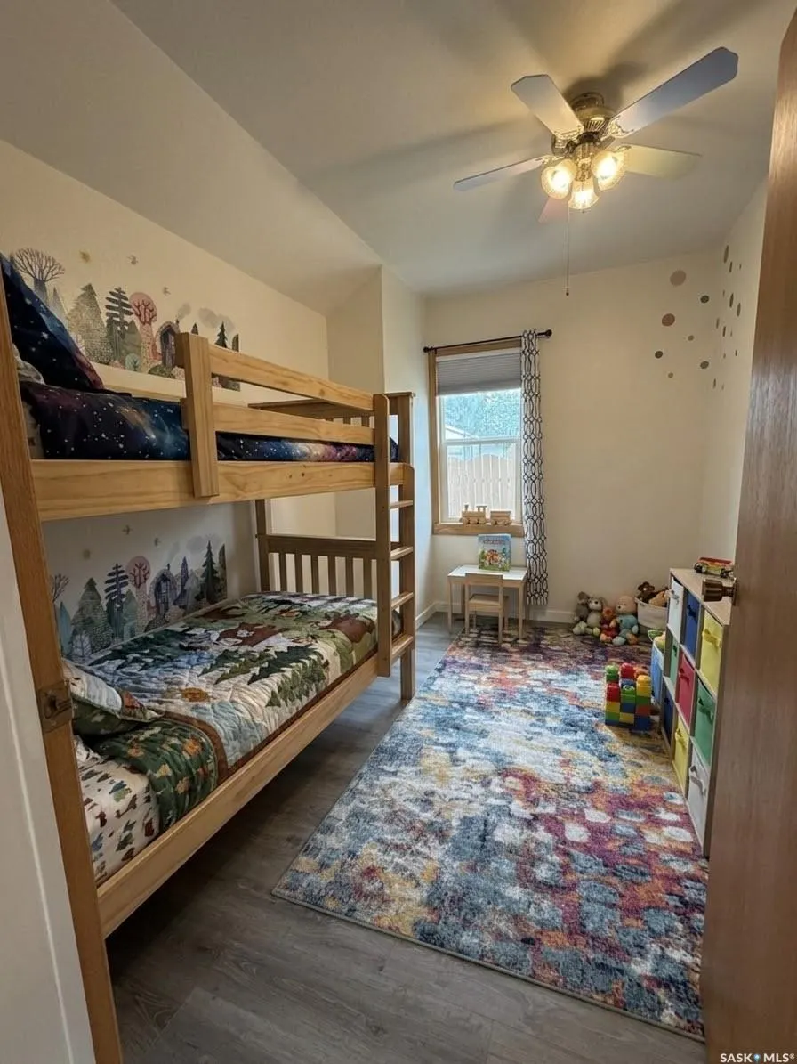 437 Grandview STREET W