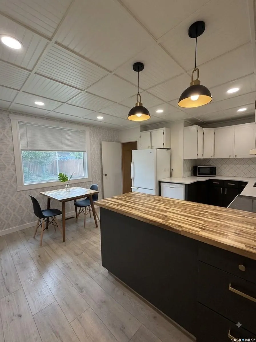 437 Grandview STREET W